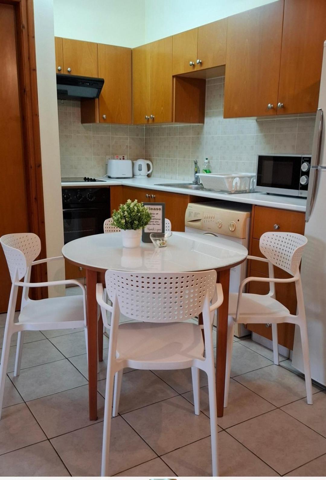 By The Way Apartment 1 Larnaca Exterior photo